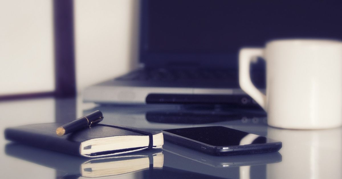 専門書の売り方について迷っている人のイメージ