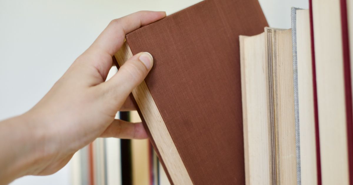 専門書や技術書をまとめて整理したい人のイメージ