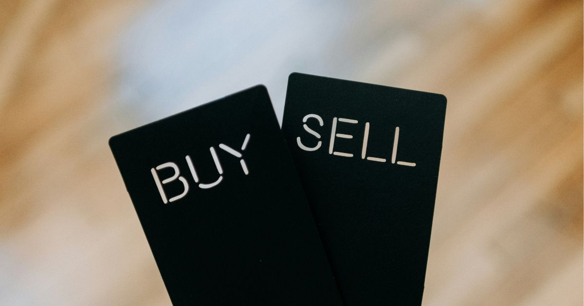 専門書アカデミーの買取価格がいくらか気になって確認しているイメージ