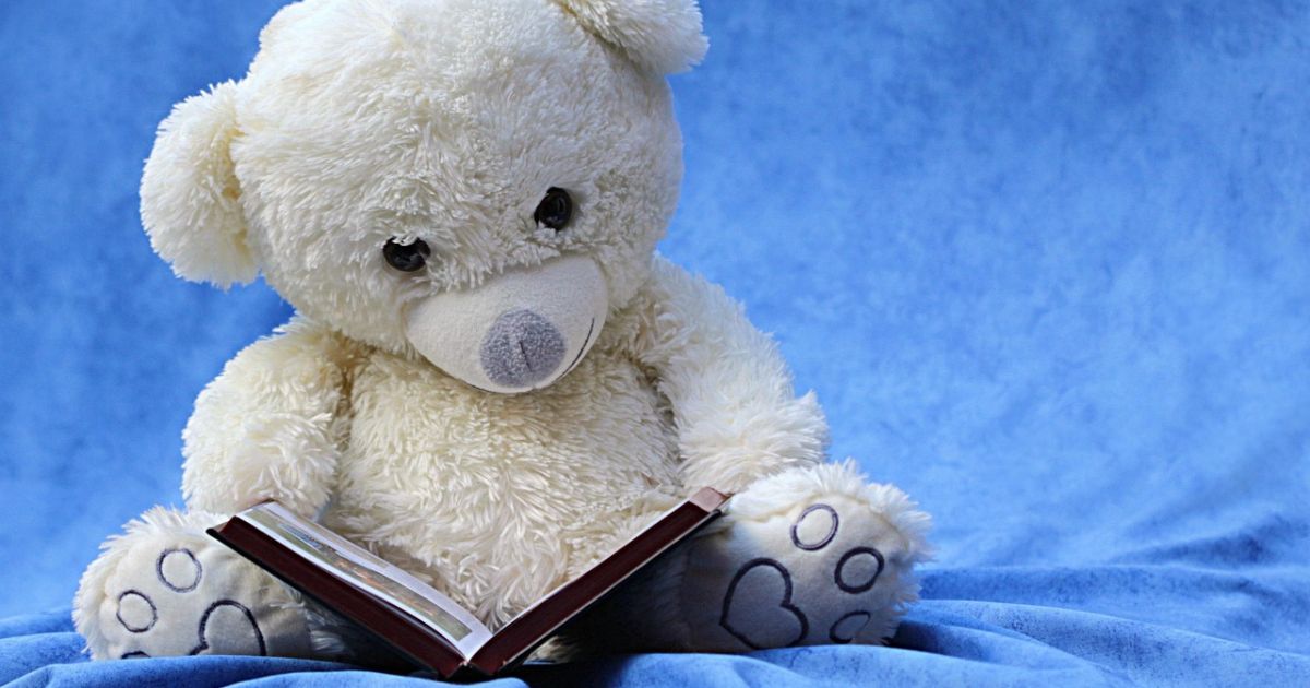 専門書アカデミーが怪しいと感じる理由を整理するためのイメージ